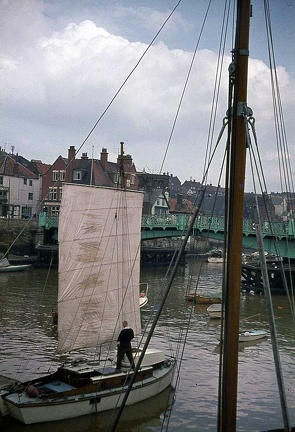 1.040 Whitby Swing Bridge