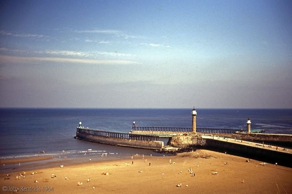 1.057 Pier Whitby Aug64 Ferr 1000w