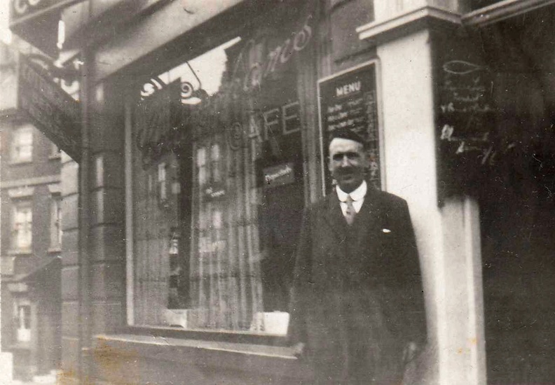 WVS Cottinghams Cafe 1930.jpg