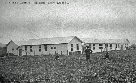 Bishop's Castle Secondary School. c1922.jpg